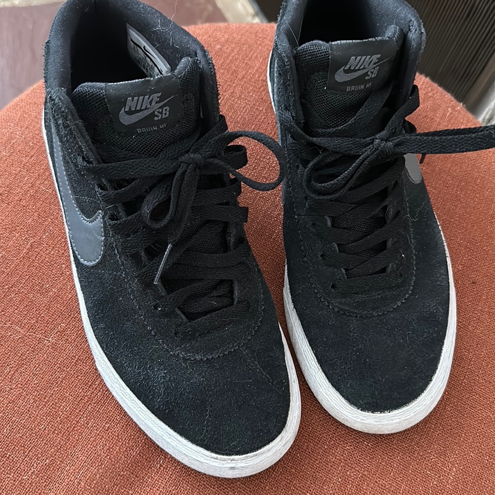 Nike SB Bruin High size 8.5 previously owned Previously owned.